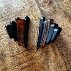 Vintage Monies brand Black and Brown clip on earrings amber ebony EUC